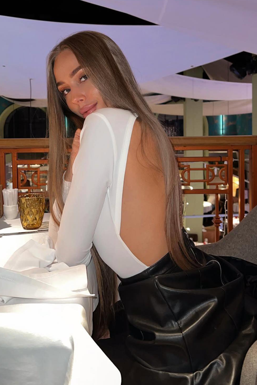 Ibiza tops - Escorts - BEATRIZ Ibiza tops - Escorts - BEATRIZ